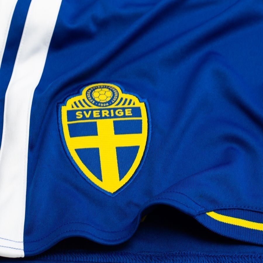 Sweden Home Shorts 2025/26 Kids Supporter Version