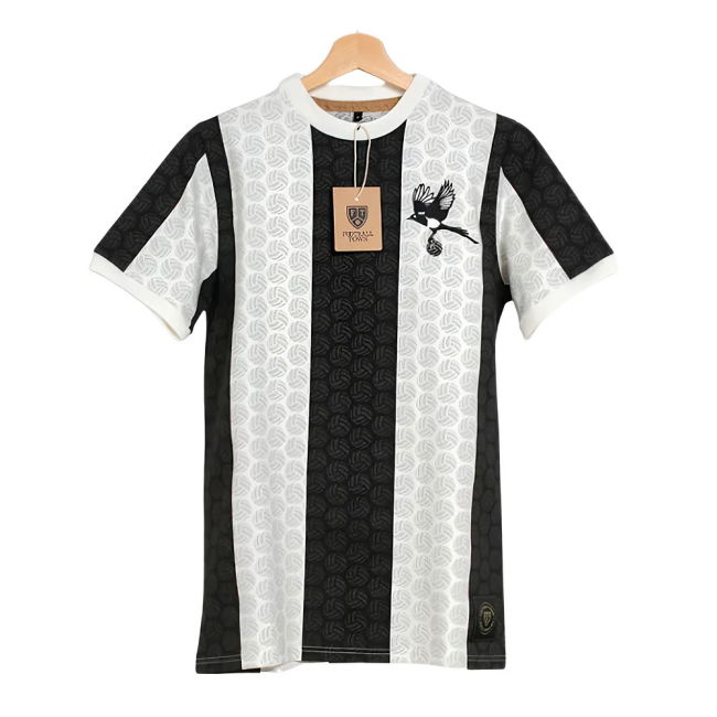 Newcastle The Magpie Ball Shapes Retro Shirt