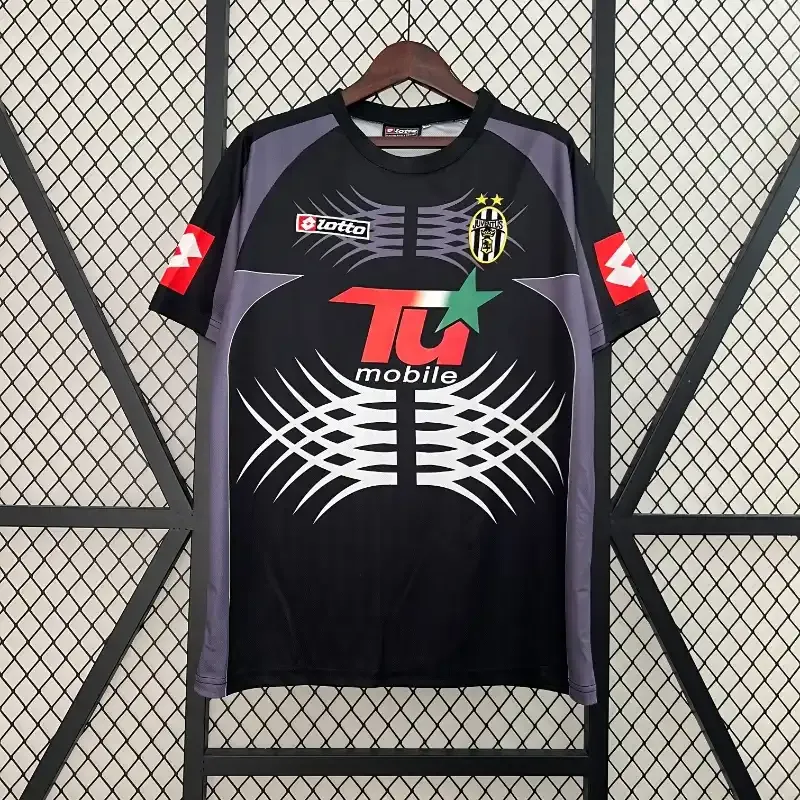 Cheap 2001-2002 Juventus Goalkeeper Soccer retro kit