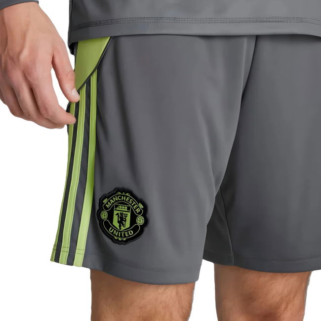 2025-20 Man Utd vintage Home Football Shirt | exclusive