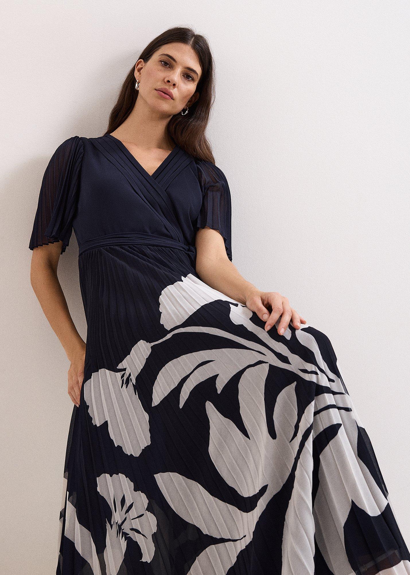 Petite Abigail Pleated Print Maxi Dress